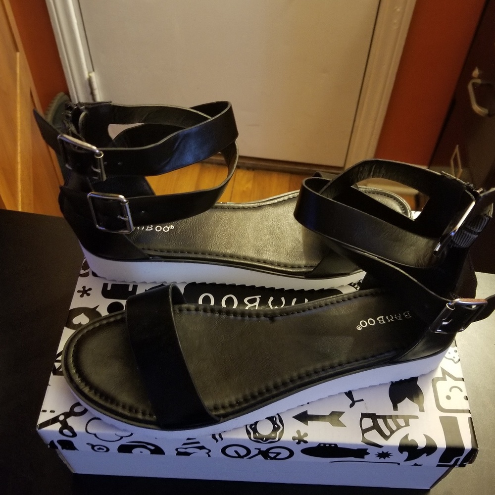 Shoe - Picture 4 of 5